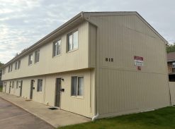 812 Greenbrier Rd, DeKalb, IL 60115 (4-8 Blocks Away)